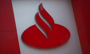 El logo del Banco Santander en una de sus sucursales en Ciudad de Mexico. REUTERS/Edgard Garrido