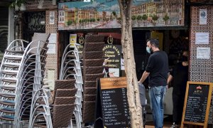 Uno de los bares típicos del barrio de Triana en Sevilla, este lunes