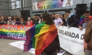 Fotografía de archivo de la protesta ante el centro comercial de Fuenlabrada por la expulsión de los dos homosexuales en 2017.