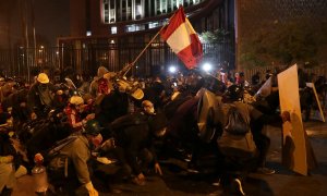 Imagen de las protestas callejeras en Perú contra el nuevo presidente, Manuel Merino.