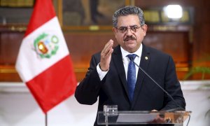 Manuel Merino, durante una rueda de prensa para anunciar su dimisión como presidente interino de Perú.