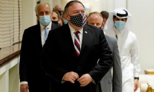 Mike Pompeo en su viaje a Catar.