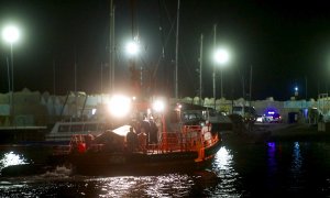 Imagen del rescate de este lunes en las costas de Canarias.