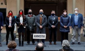 Representantes de partidos y entidades independentistas en la presentación de la propuesta de la ley de amnistía en la cárcel Modelo de Barcelona.