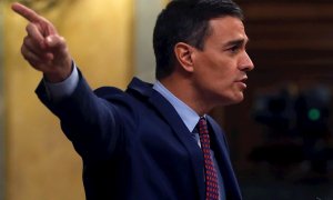 16/12/2020.- El presidente del Gobierno, Pedro Sánchez, durante su intervención ante el pleno del Congreso de este miércoles para informar del estado de alarma y de los últimos consejos europeos. EFE/ J.J. Guillén