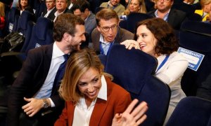 El presidente del Partido Popular, Pablo Casado, junto a la presidenta madrileña Isabel Díaz Ayuso y su homólogo en la Xunta de Galicia, Alberto Nuñez Feijóo.