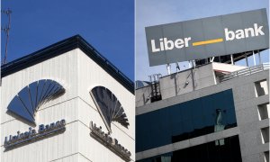 Los logos de Unicaja y de Liberbank, en lo alto de sus respectivas sedes en Málaga y Madrid.