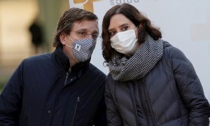 La presidenta de la comunidad de Madrid, Isabel Díaz Ayuso , junto al alcalde de la capital, José Luis Martínez Almeida.