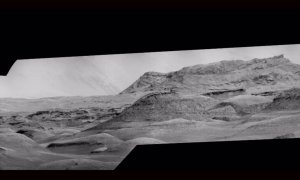 Monte Sharp en Marte fotografiado por la cámara ChemCam del rover Curiosity.