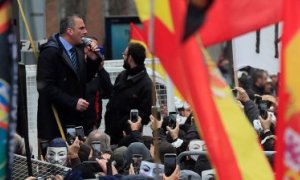 El secretario general de Vox, Javier Ortega Smith, interviene en concentración de Jusapol frente al Congreso del pasado 3 de marzo.