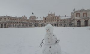 Un muñeco de nieve en el Palacio Real de Aranjuez