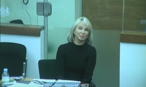 Corinna Larsen, durante su declaración por videoconferencia en el juicio contra el comisario José Manuel Villarejo, por delitos de calumnias y denuncia falsa contra el ex jefe del CNI.