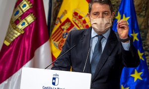 18/01/2021.- El presidente de Castilla-La Mancha, Emiliano García-Page, ofrece una rueda.