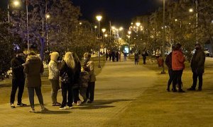 Vecinos se echan a la calle después de que tres terremotos prácticamente consecutivos de magnitud 4,3, 4,2 y 4 y epicentro en municipios del área metropolitana de Granada se han dejado sentir esta noche en las zonas afectadas tres días después del temblor