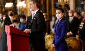 El rey Felipe VI, acompañado de la reina Letizia