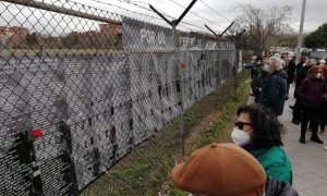 Colectivos memorialistas reinstalan el Memorial Alternativo en la antigua cárcel de Carabanchel.-