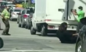 Captura de vídeo del malabarista tiroteado por un policía en Chile.