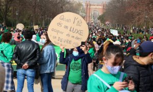 Manifestacio en defensa del decret de l'habitatge tombat pel TC.