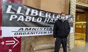 El rapero Pablo Hasel en un acto en los jardines Víctor Siurana