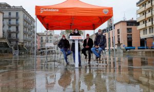 La presidenta de Ciudadanos, Inés Arrimadas, el candidato a la presidencia de la Generalitat, Carlos Carrizosa y el eurodiputado Jordi Cañas, en un acto de campaña celebrado en Girona.