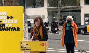 Eulàlia Reguant i Dolors Sabater en un míting de campanya de la CUP pel 14-F