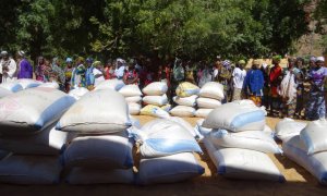 Distribución de víveres en Burkina Faso.