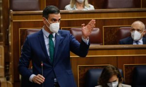 Pedro Sánchez responde a las preguntas de los diputados en la sesión de control de este 24 febrero.