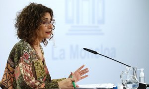 La portavoz del Gobierno y ministra de Hacienda, María Jesús Montero antes de la rueda de prensa tras el Consejo de Ministros celebrado en el Palacio de la Moncloa este martes.