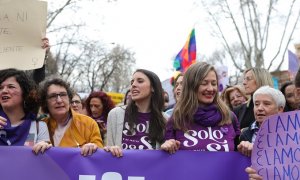 La ministra de Igualdad, Irene Montero (centro), en la manifestación del 8M (Día Internacional de la Mujer), en Madrid a 8 de marzo de 2020.