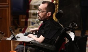 El portavoz parlamentario de Unidas Podemos, Pablo Echenique, en una sesión de Control al Gobierno en el Congreso de los Diputados, en Madrid, (España), a 24 de febrero de 2021.