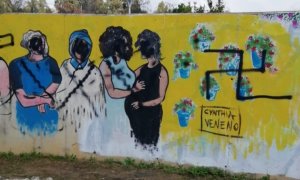 El mural feminista de Huelva que ha amanecido vandalizado este martes.