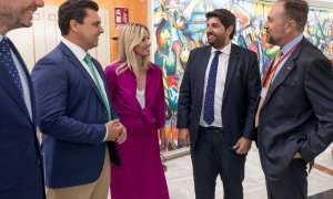 El presidente de la región de Murcia, Fernando López Miras, junto a miembros de Ciudadanos.