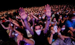 Imagen del concierto masivo de Love of Lesbian, este sábado en Barcelona. - Reuters