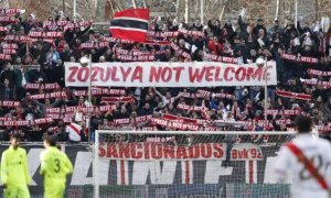 Pancarta de la afición vallecana en rechazo del delantero ucraniano. / Twitter