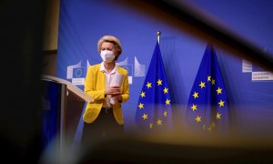 La presidenta de la Comisión Europea, Ursula von der Leyen en rueda de prensa desde Bruselas este miércoles 14 de abril.