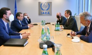 Rafael Grossi se reúne con Abbas Araghchi, viceministro de Exteriores de Irán.