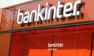 Letrero de Bankinter en una de las oficinas del banco en Madrid. E.P./Marta Fernández