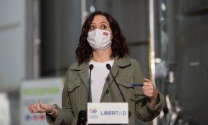 La presidenta de la Comunidad de Madrid y candidata a la reelección, Isabel Díaz Ayuso, interviene en una rueda de prensa convocada durante su visita a Villarejo de Salvanés, a 29 de abril de 2021, en Villarejo de Salvanés, Madrid, (España).