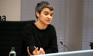 La regidora d'Habitatge de l'Ajuntament de Barcelona, Lucía Martín, en roda de premsa, el 26 de febrer del 2020.