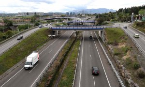 Vista de la AS-II que une Oviedo y Gijón unos días después de que el Gobierno anunciara la imposición de un sistema de peajes.