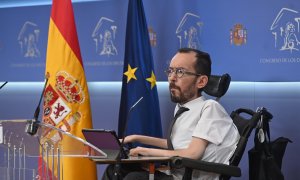 18/05/2021.- El portavoz parlamentario de Unidas Podemos, Pablo Echenique, da una rueda de prensa en el ámbito de la reunión de la Junta de Portavoces, este martes, en el Congreso de los Diputados. EFE/Fernando Villar