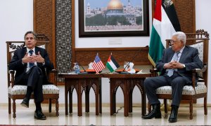 El secretario de Estado estadounidense, Antony Blinken, junto al presidente palestino, Mahmud Abás.