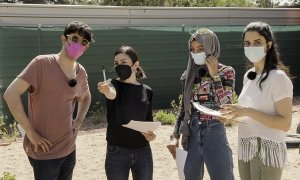 Francesco Carril, Raquel Alarcón, Hajar Brown y Somaya Taoufiki, en la grabación de ‘DramaWalker Cañada Real’, del Centro Dramático Nacional.