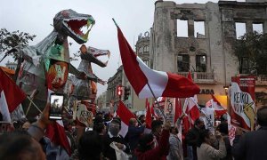 Miles de personas participan hoy en una marcha contra la candidata presidencial derechista Keiko Fujimori