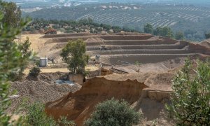 JAÉN, 04/06/2021.- Continúa la búsqueda del trabajador de 35 años que quedó sepultado tras producirse un derrumbe en una cantera de Villanueva de la Reina en Jaén.