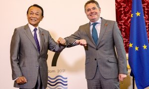 El ministro de Finanzas de Japón Taro Aso y el presidente del Eurogrupo Paschal Donohoe.