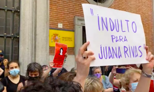 Concentración ante el Ministerio de Justicia reclamando el indulto para Juana Rivas.