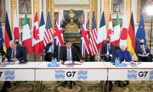 El canciller del Tesoro (ministro de Finanzas) británico, Rishi Sunak, en el centro, en la cumbre de los ministros del G-7 en la que se ha acordado un gravamen mínimo del 15% para las grandes multinacionales. Stefan Rousseau/PA Wire/Pool via REUTERS