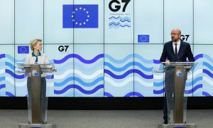 La presidenta de la Comisión Europea, Ursula Von Der Leyen, junto al presidente del Consejo Europeo, Charles Michel, durante la reunión del G7 en Reino Unido.