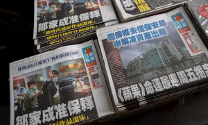 Números del Apple Daily a la venta en un kiosco de Hong Kong.